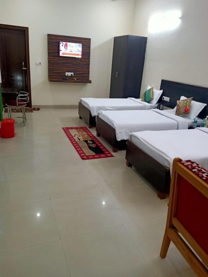 Hotel The Ideal Kushinagar 외부 사진