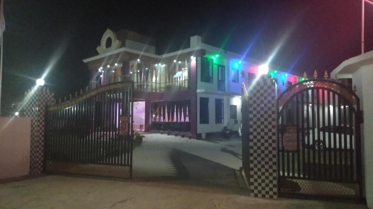 Hotel The Ideal Kushinagar 외부 사진