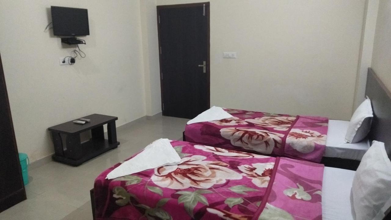 Hotel The Ideal Kushinagar 외부 사진