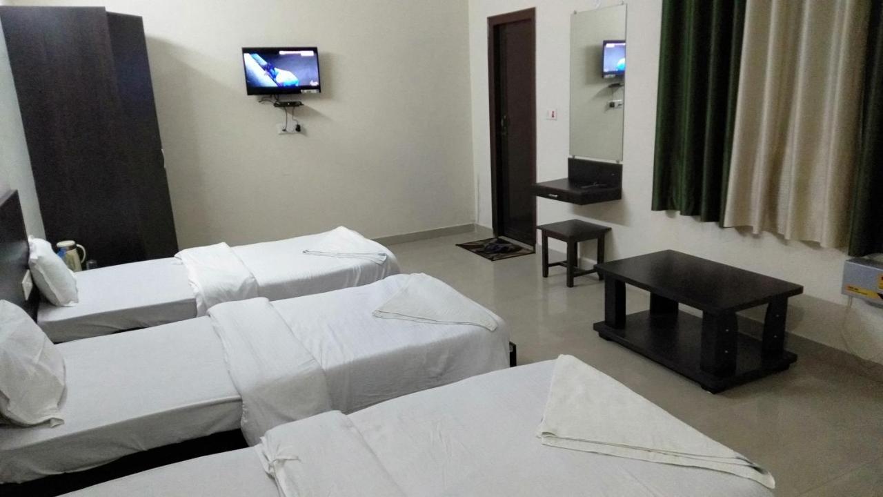 Hotel The Ideal Kushinagar 외부 사진