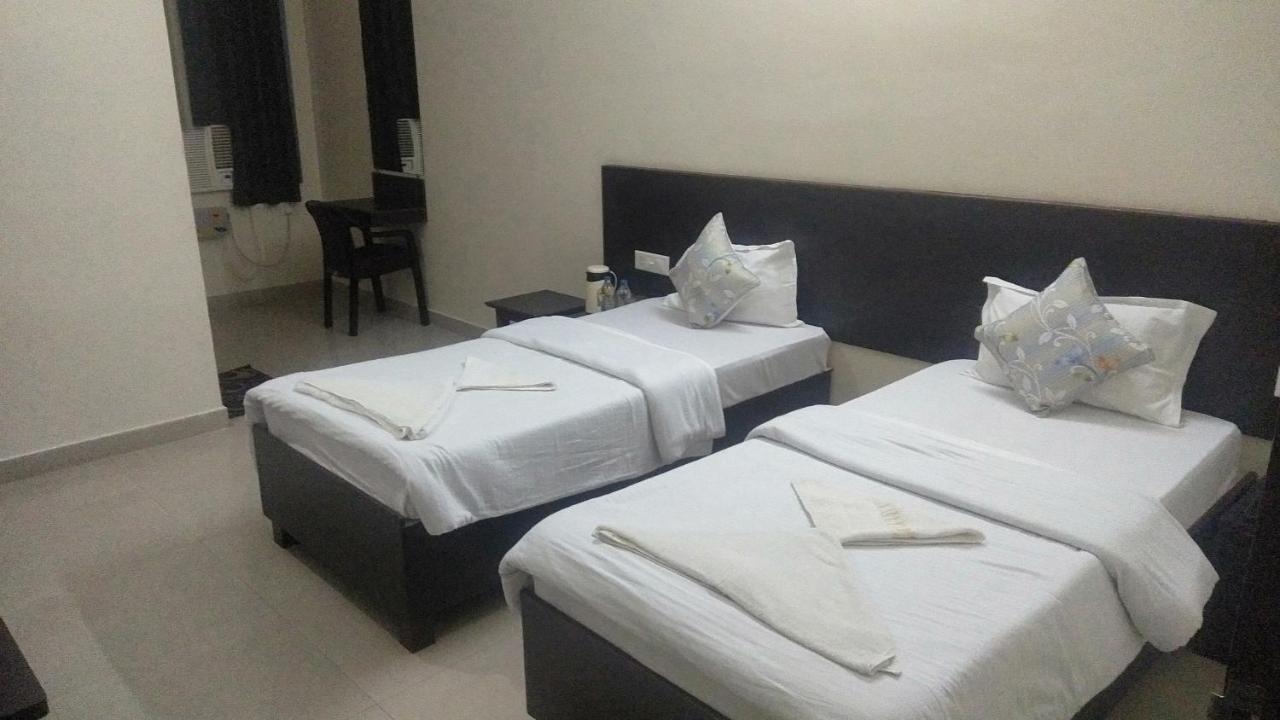 Hotel The Ideal Kushinagar 외부 사진