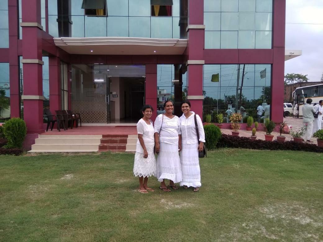 Hotel The Ideal Kushinagar 외부 사진