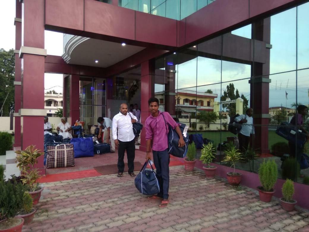 Hotel The Ideal Kushinagar 외부 사진