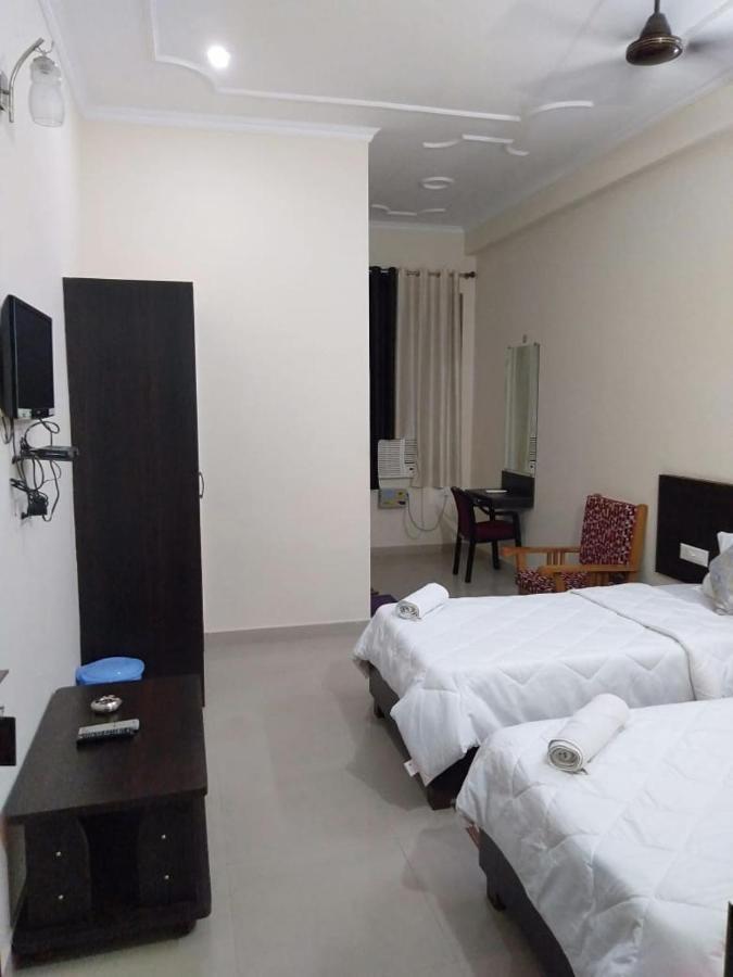 Hotel The Ideal Kushinagar 외부 사진