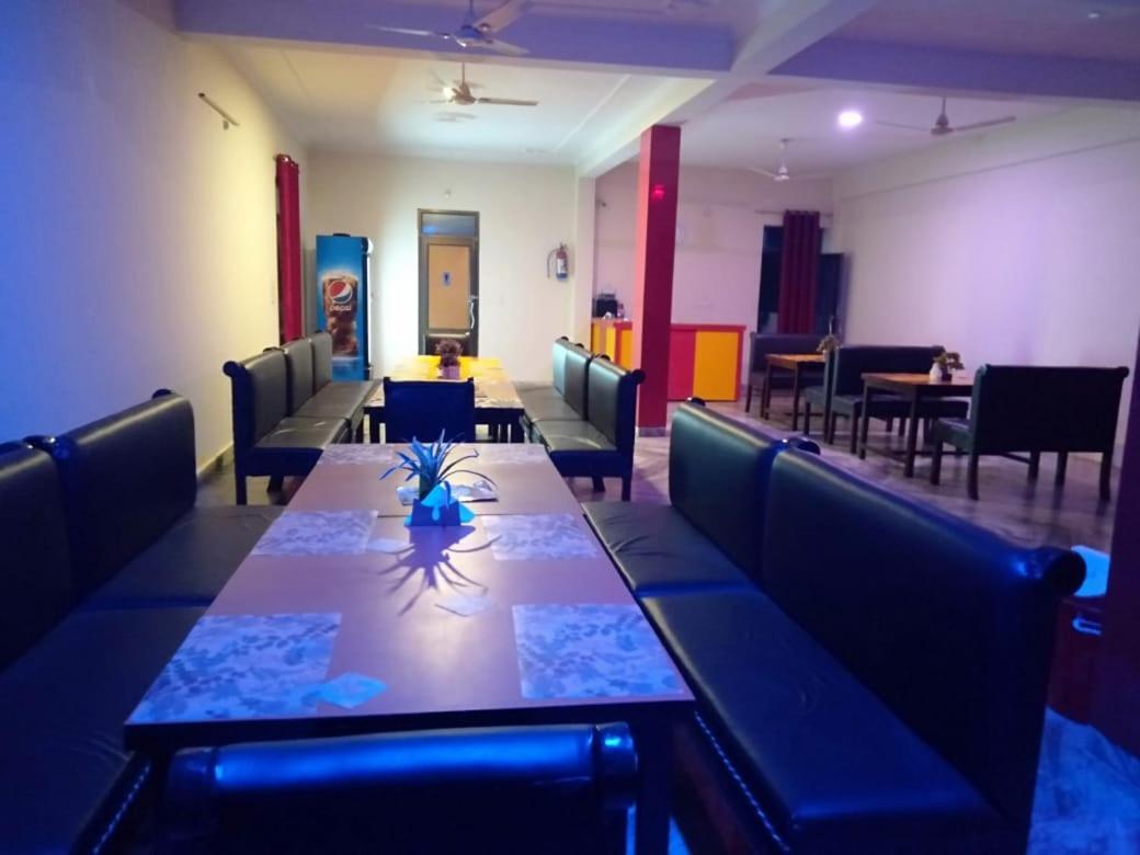 Hotel The Ideal Kushinagar 외부 사진